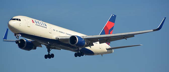 Delta Boeing 767-3P6ER N1501P, Los Angeles international Airport, January 19, 2015